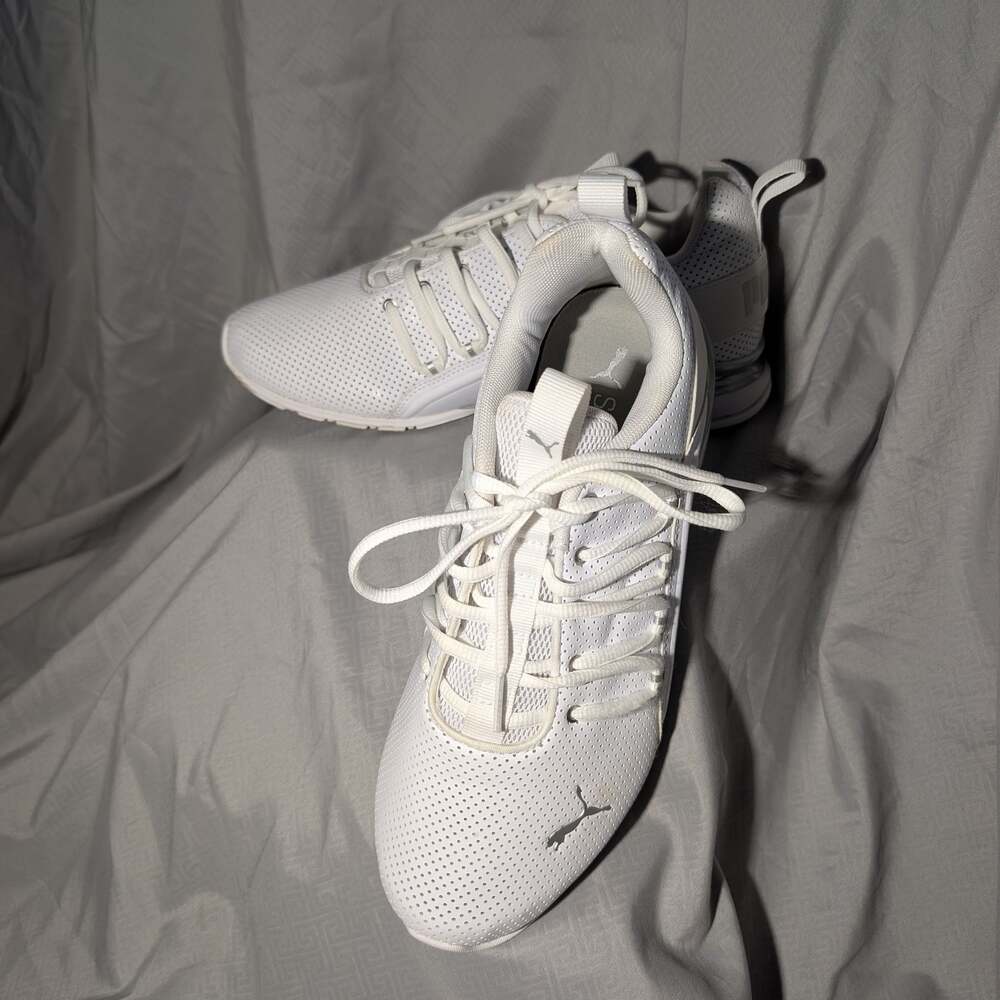 PUMA Axelion Perf Women's Running Sneaker White Silver